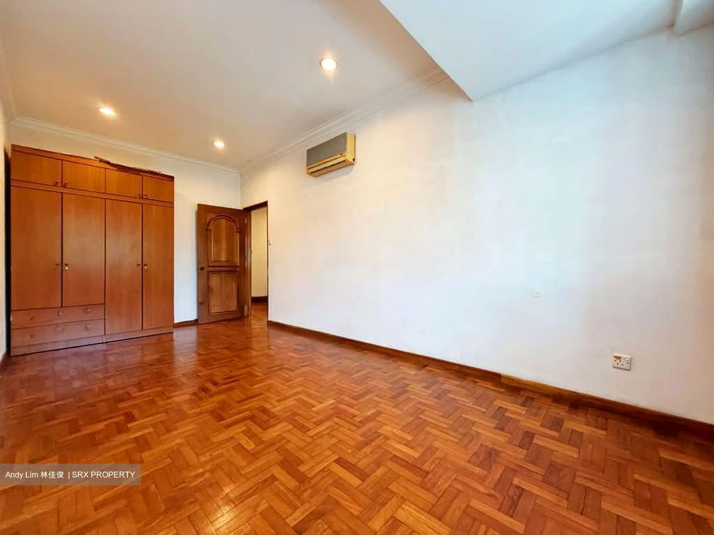 East Coast Road (D15), Terrace #556924101